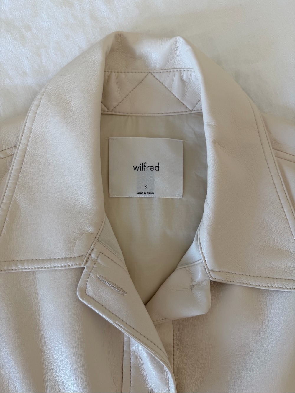 Aritzia Wilfred Vegan Leather Ganna Shirt Jacket in Birch, size S, NWT - Picture 5 of 9